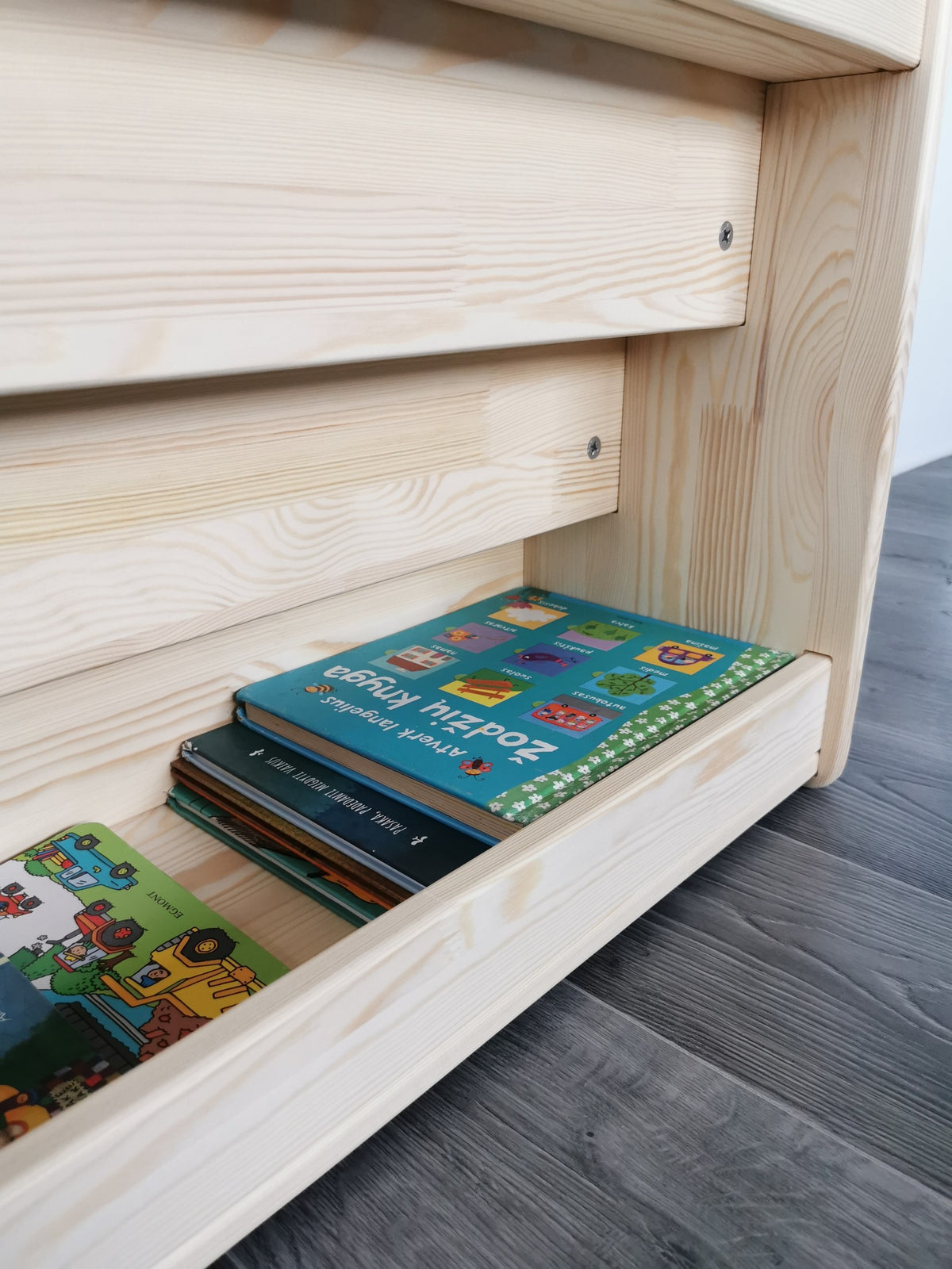 Montessori Könyvespolc Könyvtárolóval - 4 Polcos