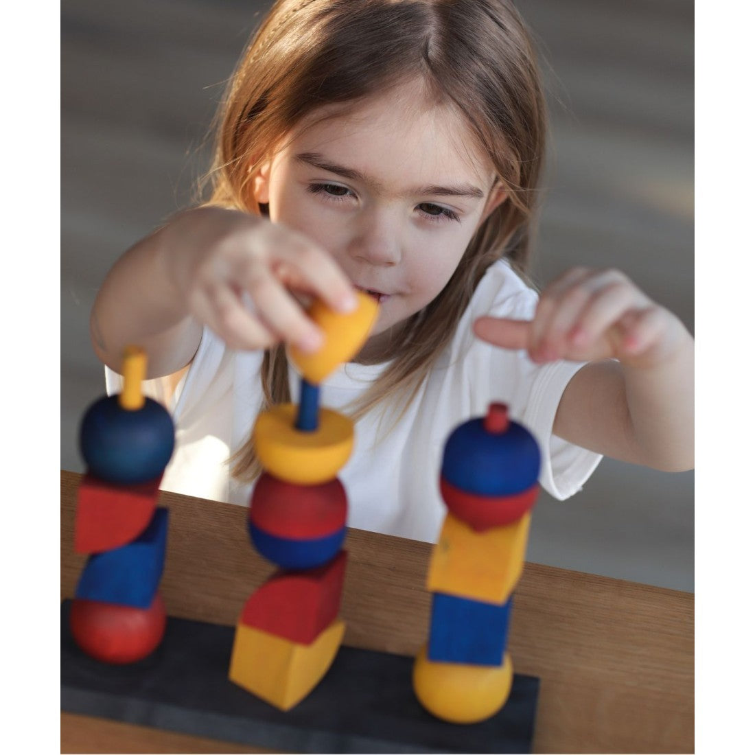 Montessori-ihletésű Modern Toronyépítő Modern Y