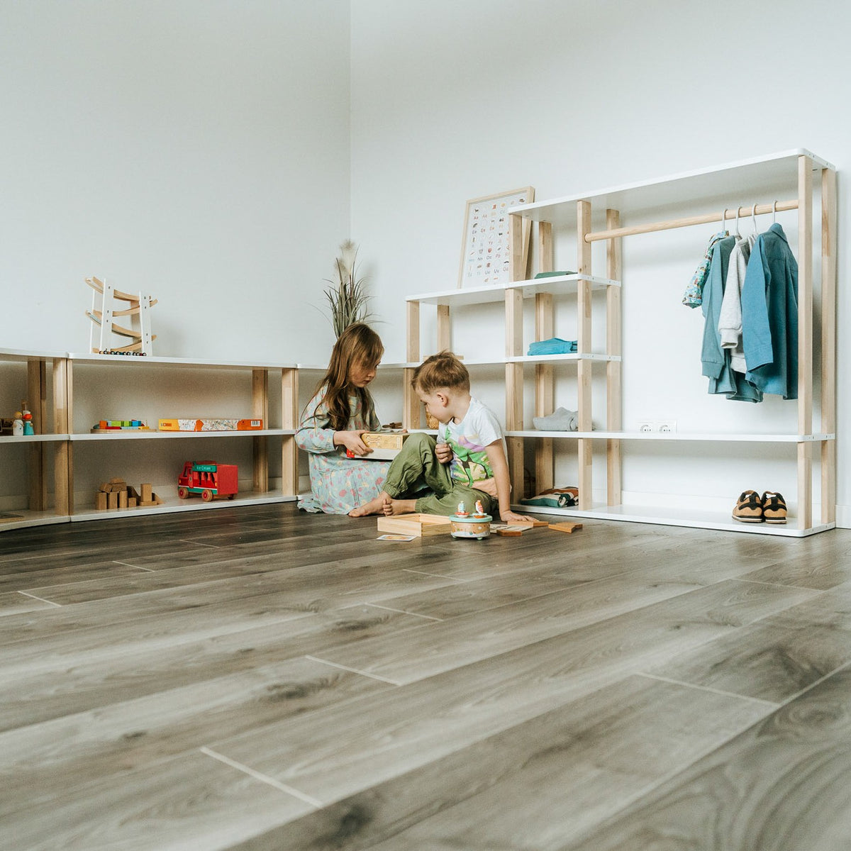 Moduláris Montessori Ruhásszekrény