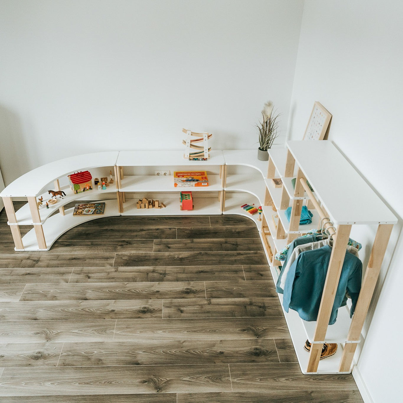 Moduláris Montessori Ruhásszekrény